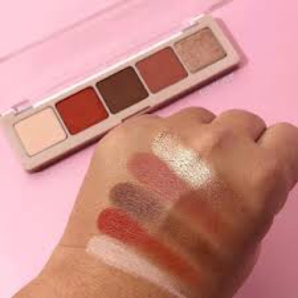 Natasha Denona - Picture 2 of 2